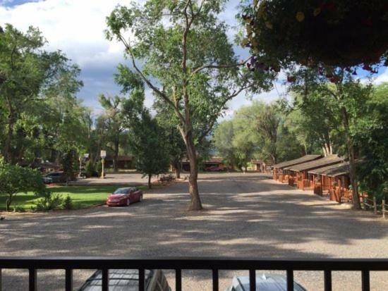 Austin'S Chuckwagon Motel Torrey Bagian luar foto