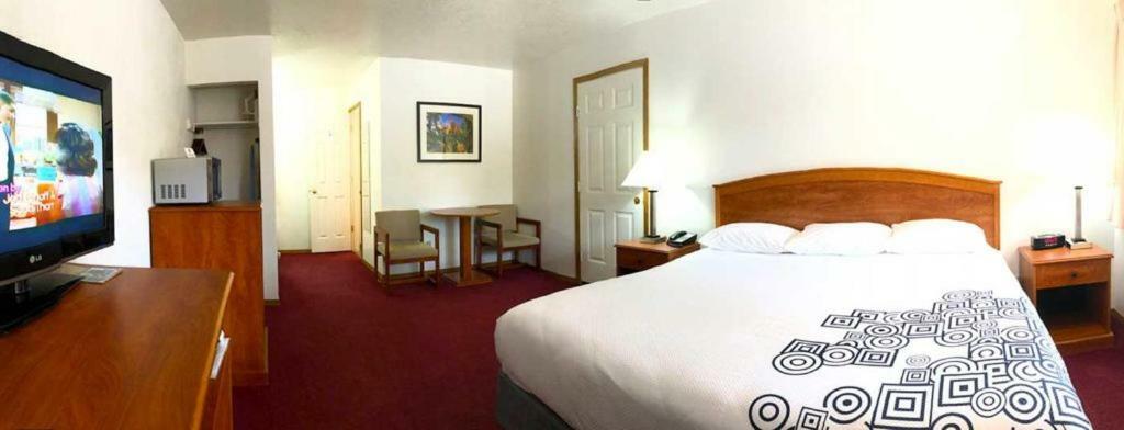 Austin'S Chuckwagon Motel Torrey Bagian luar foto